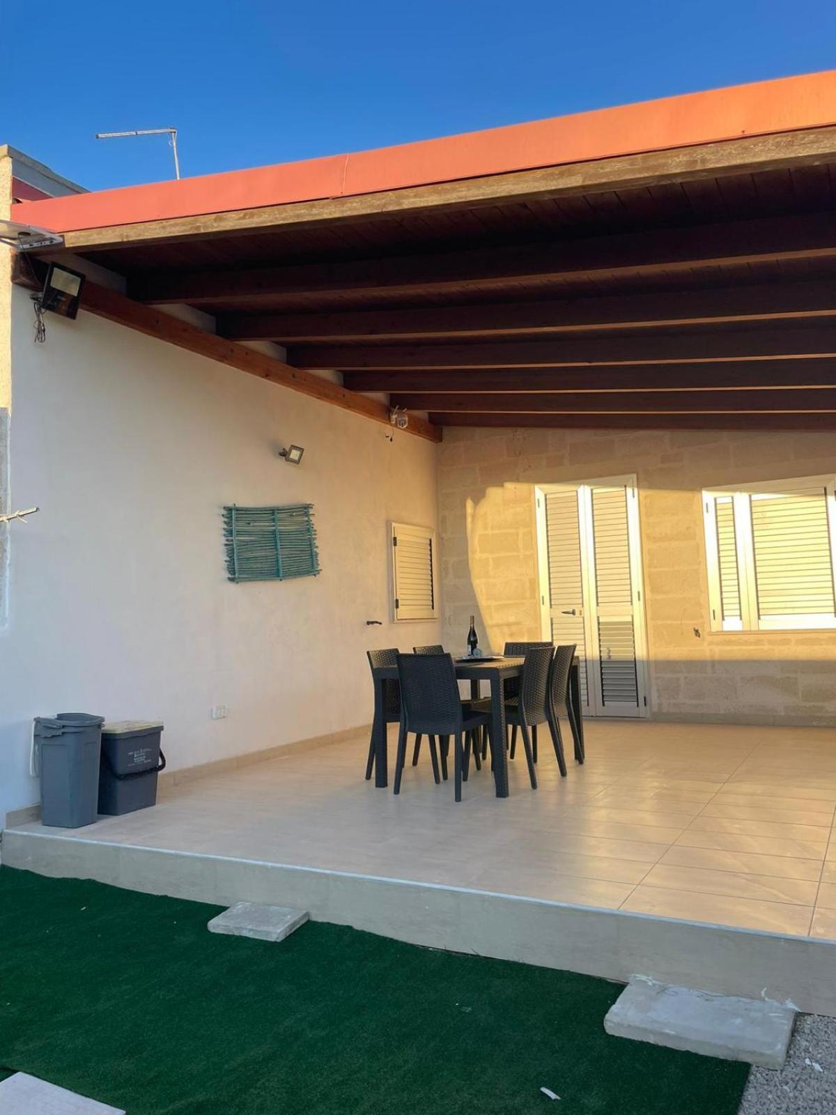 Villa Lu Sole, Lu Mare E Lu Ientu Torre Lapillo Exterior foto